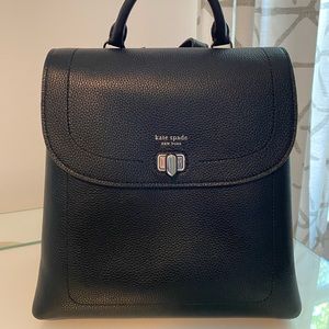 Kate Spade New York

Essential Medium Leather Backpack